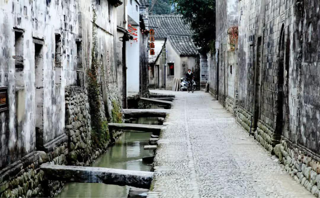 组讯日报|剧集《璀璨烟火》、《史上第一纨绔2》等
